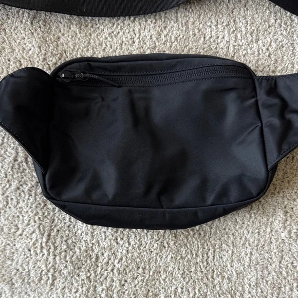 lululemon athletica Black Belt Bag - Picture 4 of 5